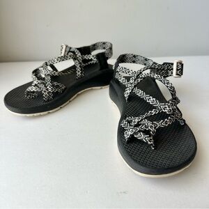 Chaco Black and White Cloud Sandals